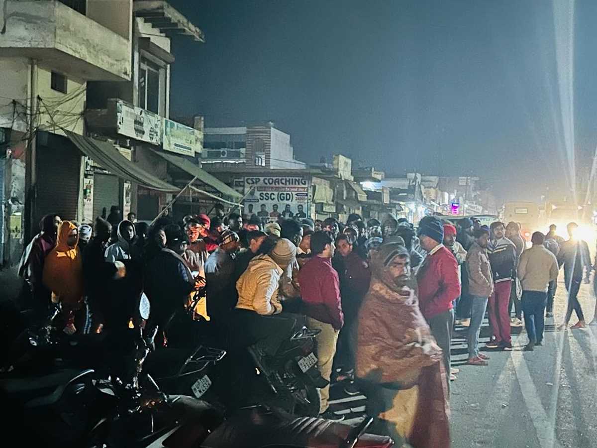 कासना रोड पर पी थ्री गोल चक्कर के पास कार की टक्कर से जेवर के युवक की मौत